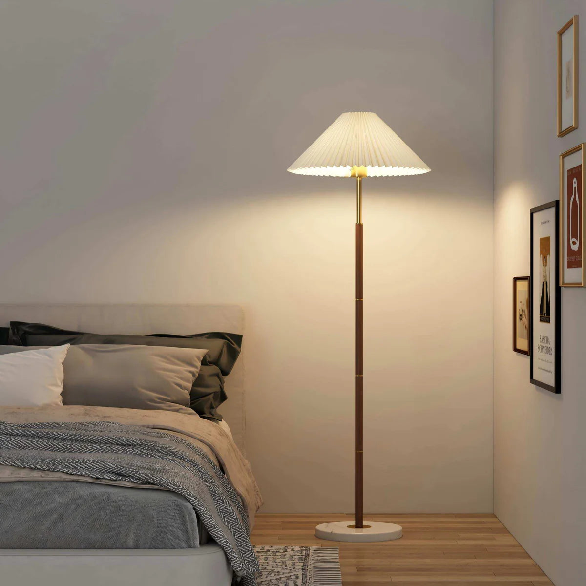 Wood & Gold Pleated Floor Lamp – retro-chic standing light, fits modern or mid-century spaces